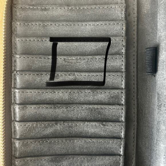 Madison West Grey faux leather woven texture wallet Large zip around some wear - Picture 6 of 11